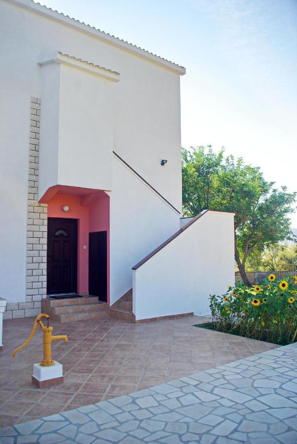 Apartments With A Parking Space Pag - 11358 باغ المظهر الخارجي الصورة